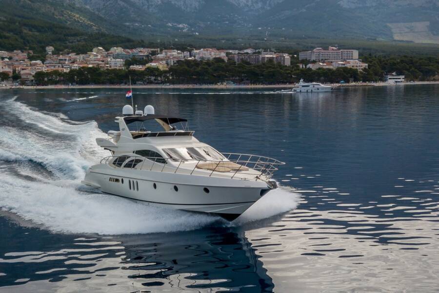 Azimut 62