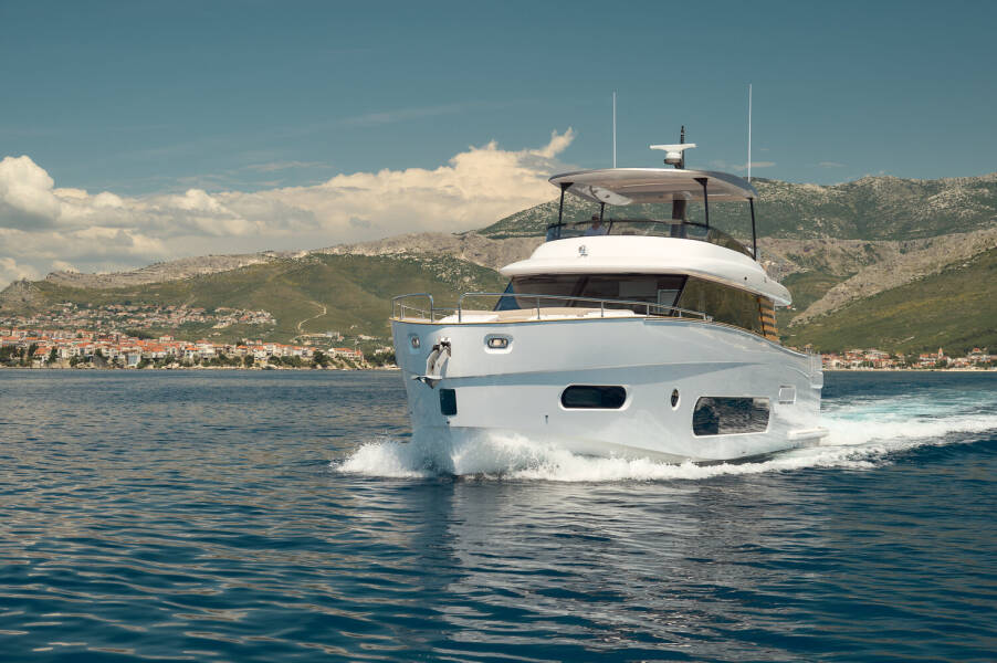 Azimut Magellano 66  | Amparito V