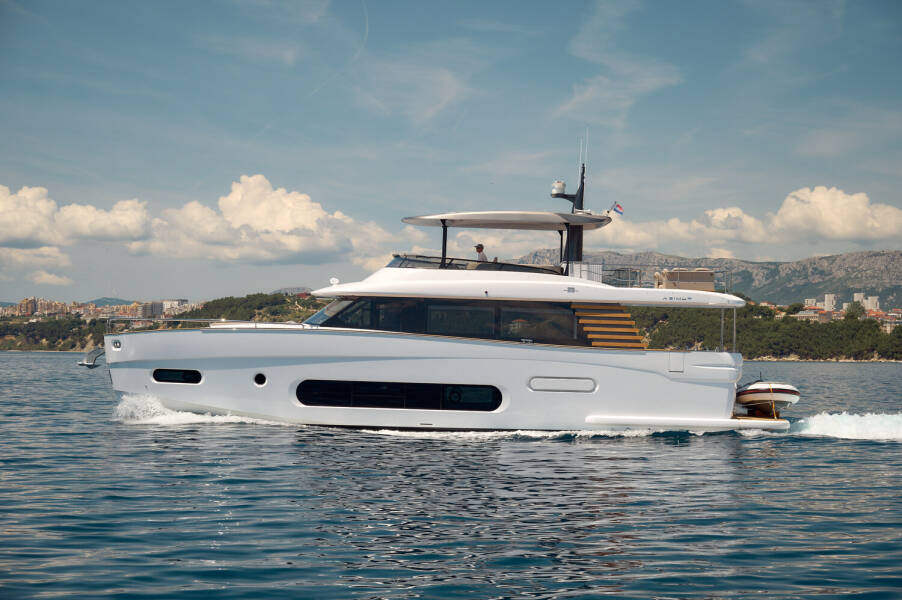 Azimut Magellano 66  | Amparito V