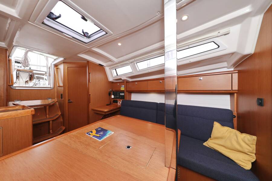 Bavaria Cruiser 33  | Homeoffice