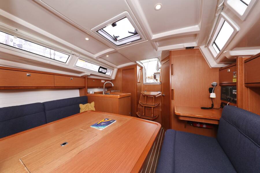 Bavaria Cruiser 33  | Homeoffice