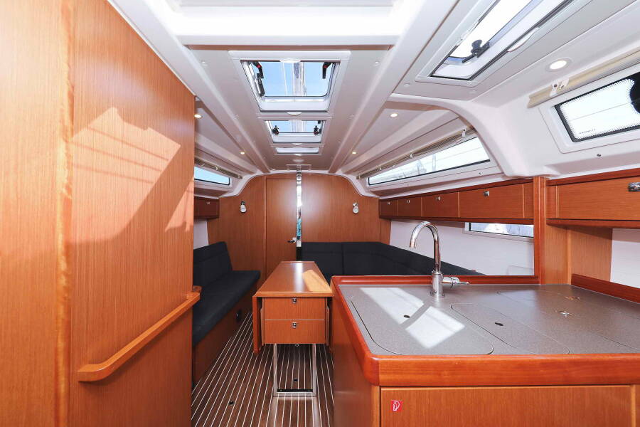 Bavaria Cruiser 37  | ECONOMY