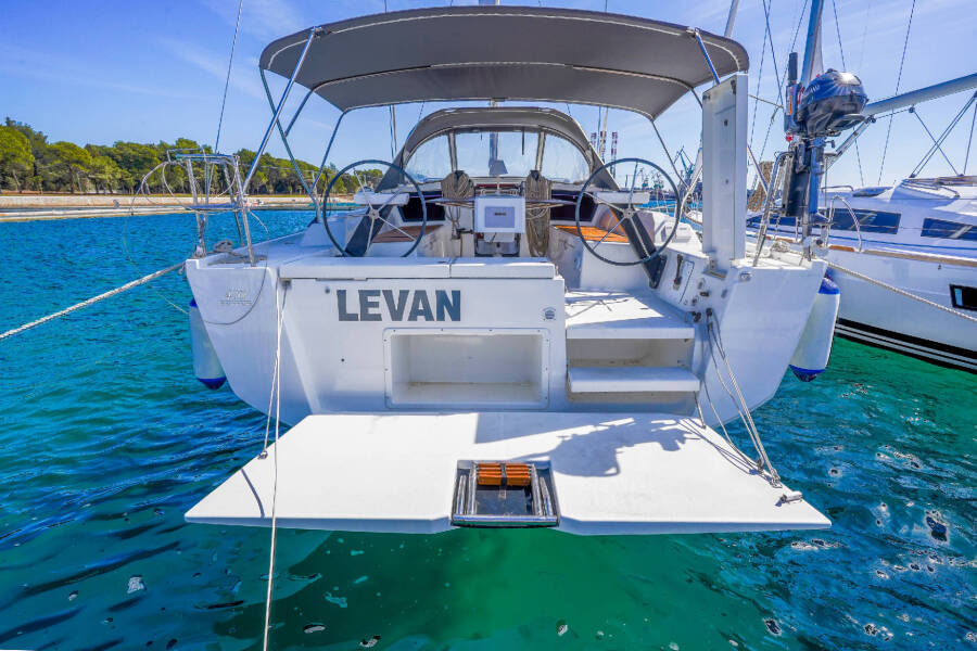 Dufour 430  | Levan