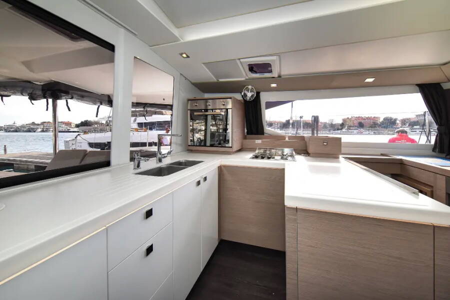 Fountaine Pajot Astrea 42  | PRESTIGE