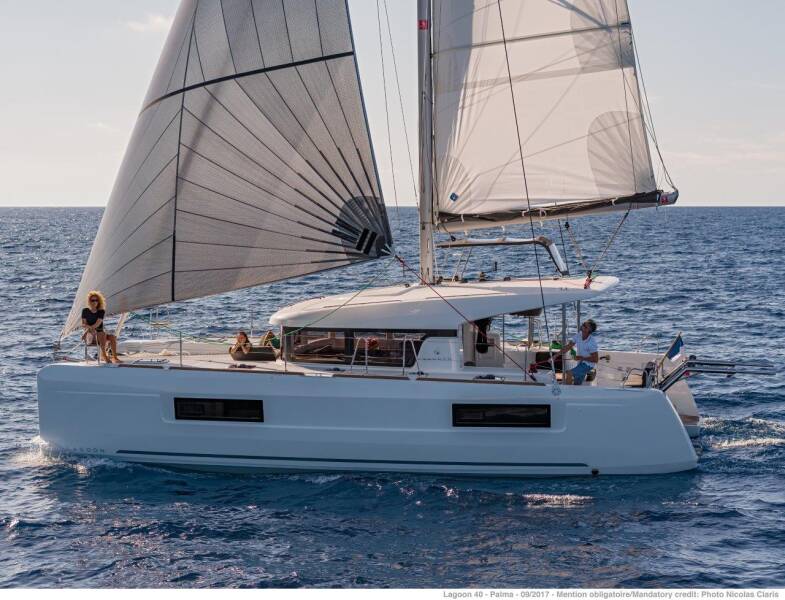 Lagoon 40  | Moxy