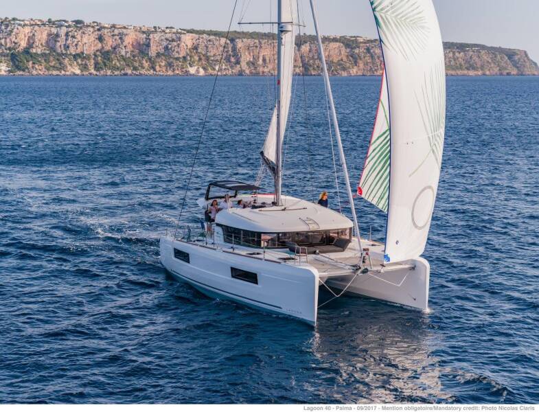 Lagoon 40  | Moxy