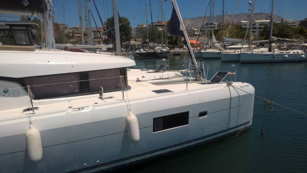 Lagoon 42  | Aeolian Breeze