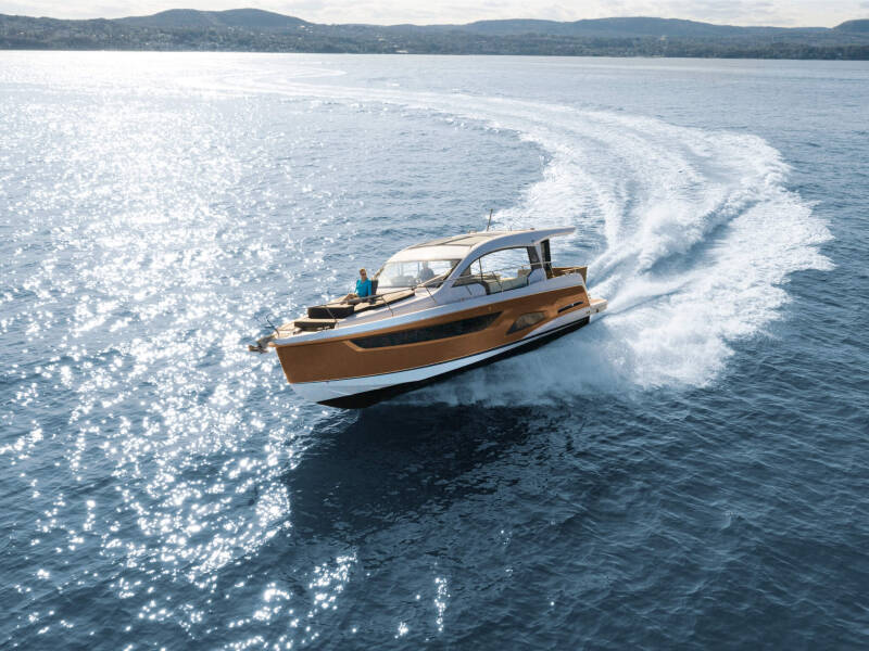 Sealine C390 | Tireless